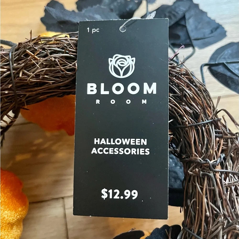 NWT! Halloween Pumpkin Wreath with Black Leaves and “Boo” Sign with Ribbons
